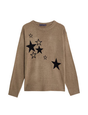 marksandspencer_XMAS2023_GIFTSHOP_T38_1878B_svetr cashmilon s hvezdami_hneda_799Kc.jpg